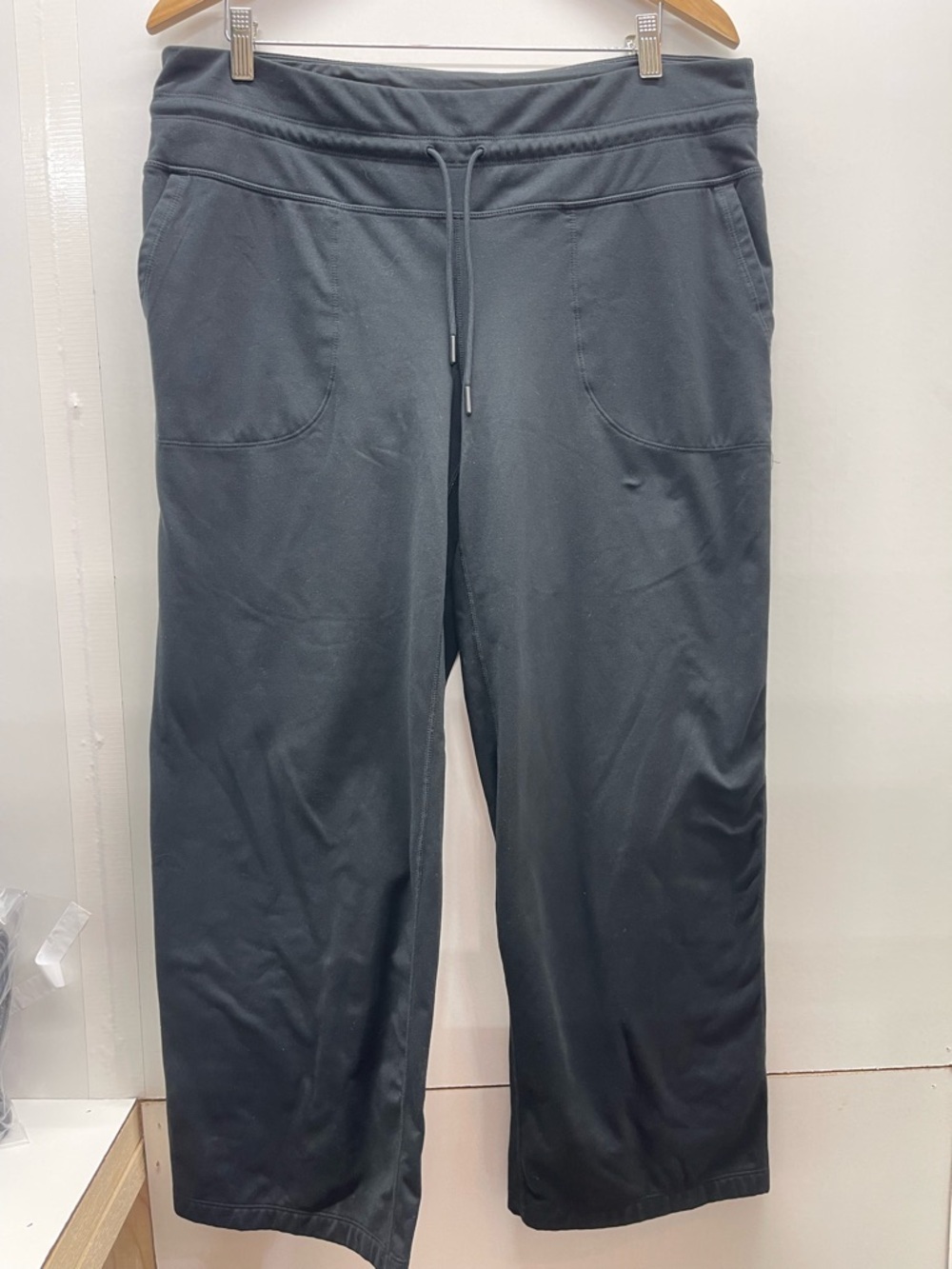 Mondetta Women's Black Wide-Leg Track Pants